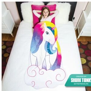 Blue and Pink Unicorn Blanket with Whimsical Design